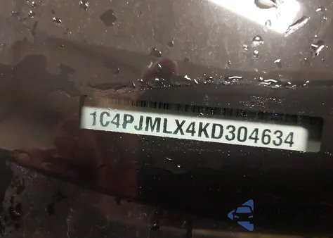 2019 Jeep Cherokee Latitude Plus 4X4 from USA, damaged, VIN 1C4PJMLX4KD304634